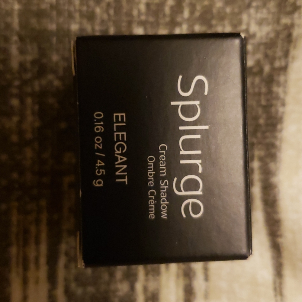 Younique splurge eyeshadow,  elegant